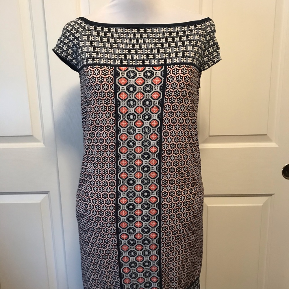 Adorable mindi print dress.